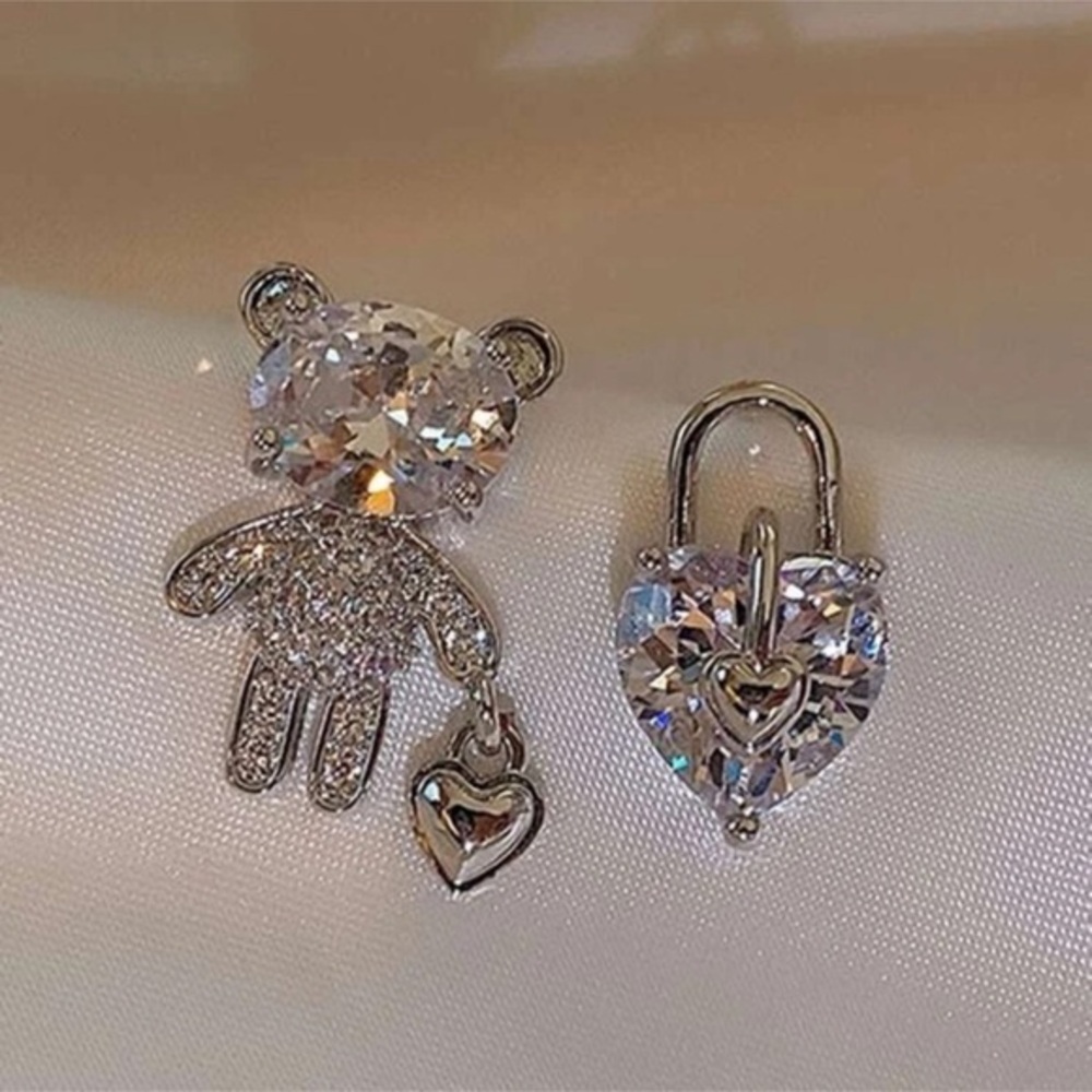 ✨NEW 925 Silver Silver Bear and Heart Lock Earrings